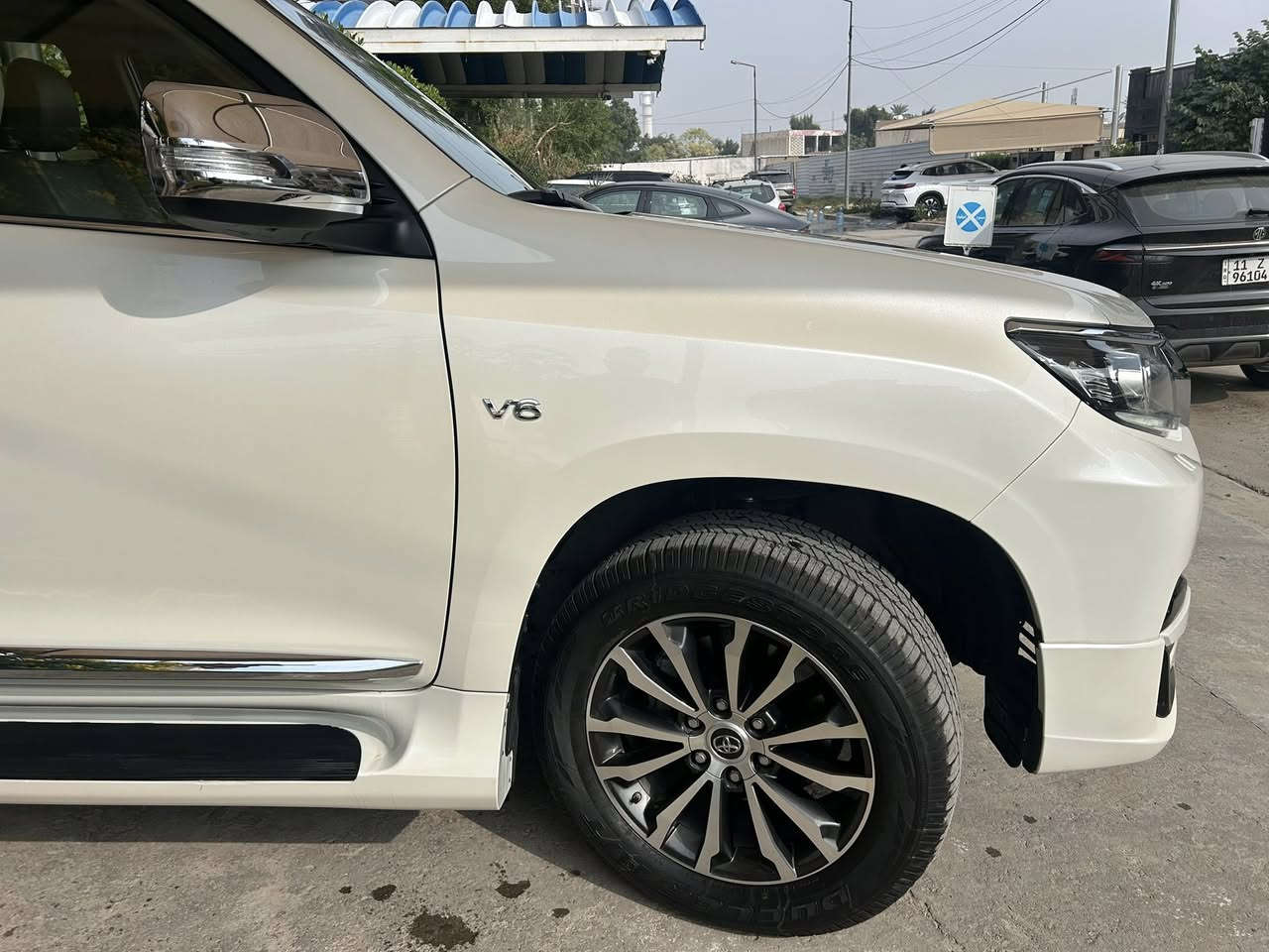 لاند كروز برادو باب اول VX
2023
بضمان شركه سردار - وضع
الشركة
الممشى: 25,400 كم •
اللون: أبيض •
الرقم: أربيل
المحرك: 6 سلندر - 000
:المواصفات
سقف .
•كاميرات 360 .
بصمة + تشغيل عن بُعد .
دخول ذكي (3 أبواب) •
كشنات جلد (تدفئة + تبريد) •
شفتات ستيرن •
مقاعد أمامية وخلفية كهرباء .
سستم صوت B
ثلاجة .
زراك لايتات .
دشبول لكزس ليزري • هوك خلفي .
دبل ماوس .
نظام زحف (دبل خفيف / ثقيل) .
ستيرن وداخل مطعّم خشب .
8:55
Description
:أنظمة القيادة
Eco / Normal / Sport
السياره فول ومابيهه اي نقص 
السعر : 56000$ 
*********** للتواصل واتساب
