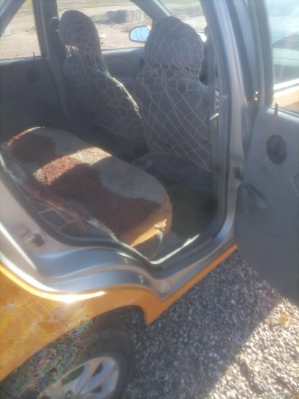 السلام عليكم ورحمة الله وبركاته سياره افيوللبيع تكسي موديل ٢٠٠٥.سيارة بدون ضضر رقم كركوك ألماني سنويه منتهي شرط التحويل بطاقة بنزين موجود. اضبارة موجوده
