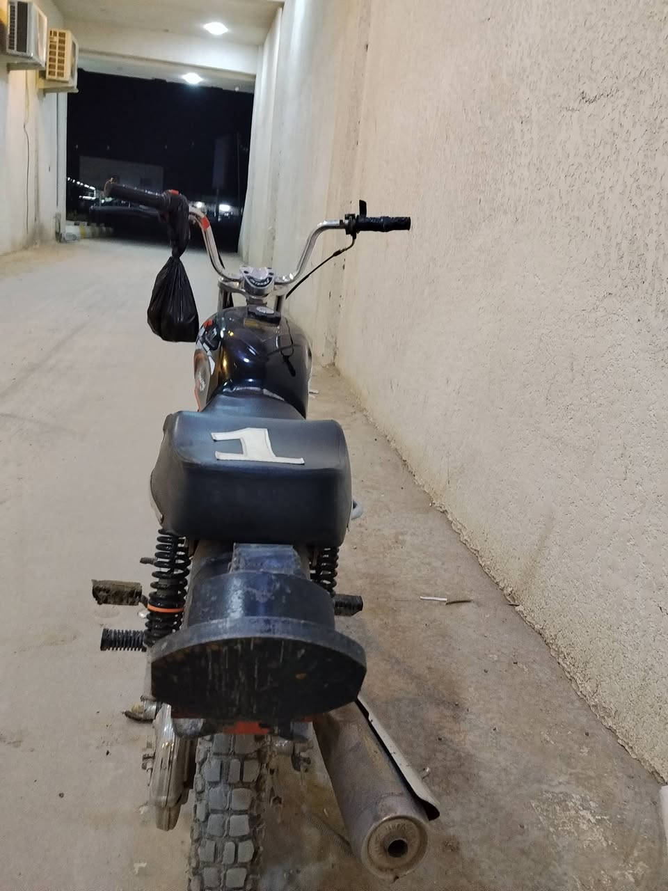 السلام عليكم نامه انتنس للبيع شاصي 23 ومكينه 26 اوراق سكنر السعر 550. وبيها مجال أو  مراوس حسب لقناعة مكاني حله محاويل الرقم ***********
