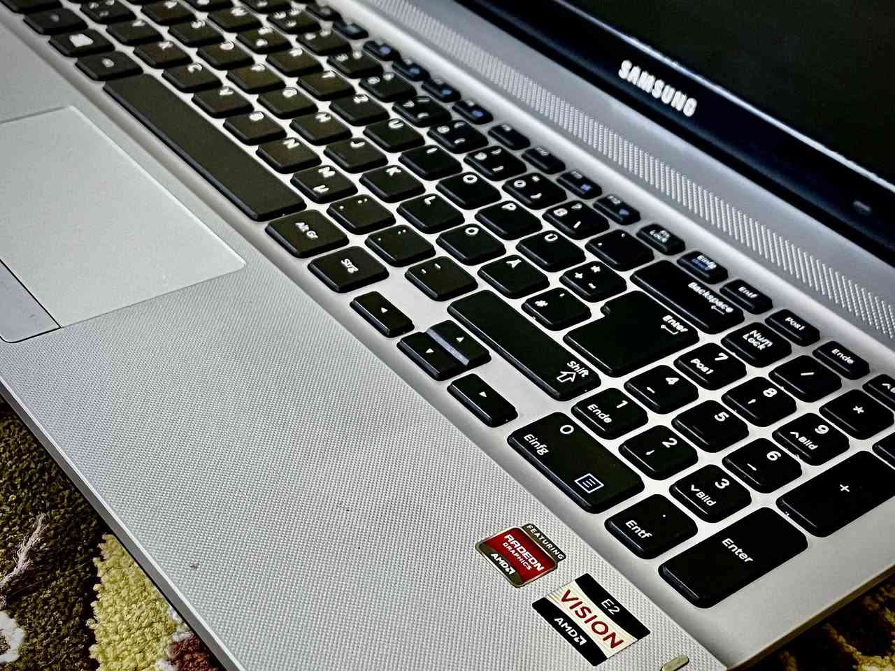 السلام عليكم 
جهاز لابتوب samsung 
RAM 4GB 
HARD 500GB 
Processor AMD E2-2000

السعر 150 الف
المكان الموصل الجانب الايمن


**إذا كنت صاحب هذا الإعلان وتريد حذفه لأي سبب، رجاءا أرسل رسالة إلى الدعم الفني**