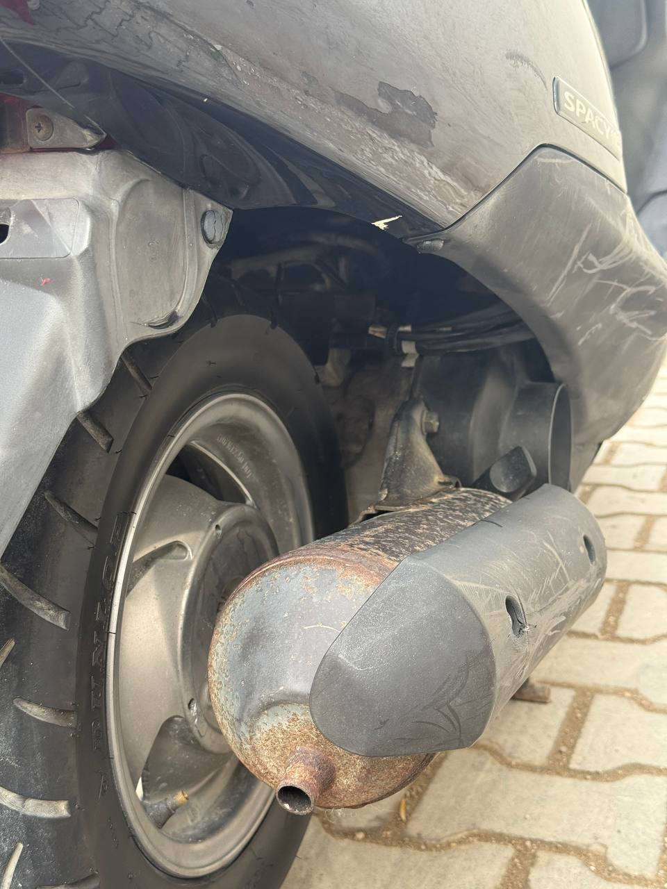 السلام عليكم دراجه سبيسي للبيع جديده كلش صار شهر من اخذتها كفاله عامة *********** السعر مليون و٨٠٠وبيها مجال
