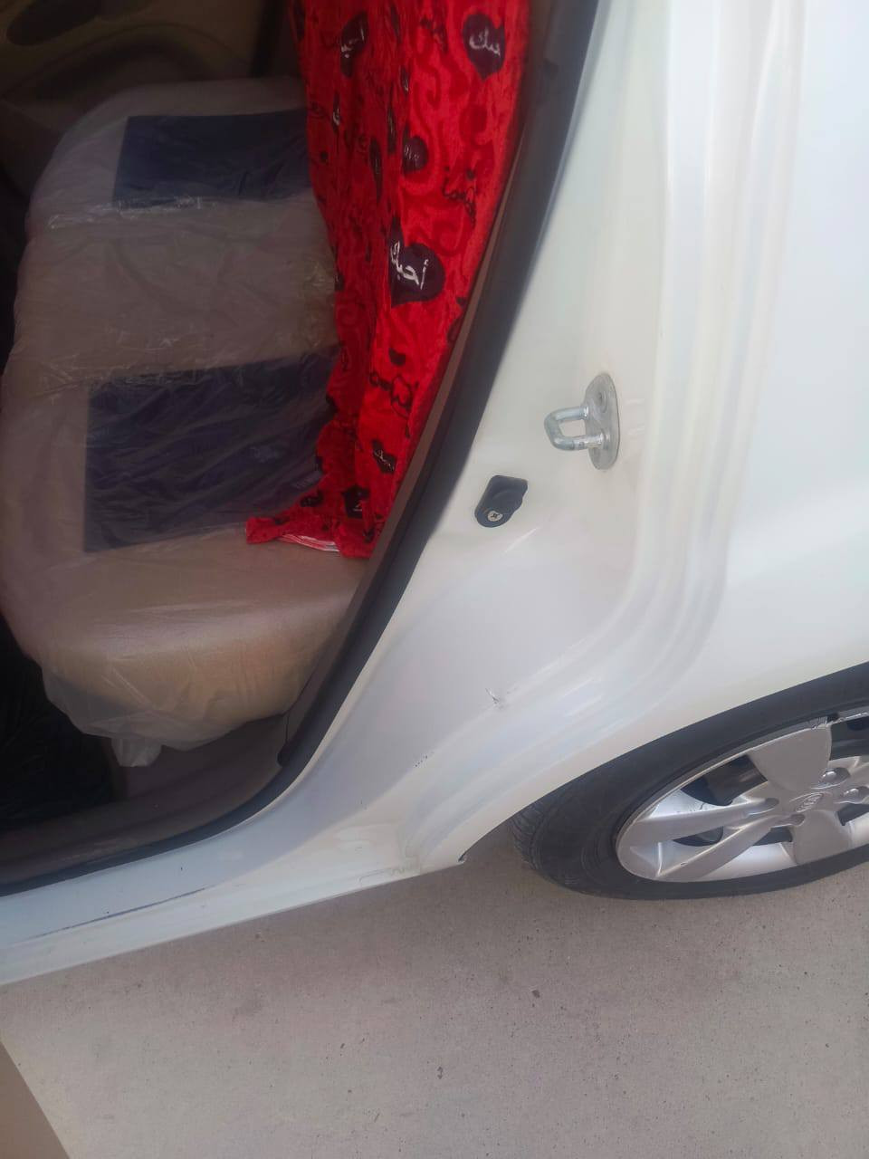 كيا ريو 2012
رقم اربيل جديد شرط التحويل فقط
محرك 14 كير اتوماتيك شرط
طخم تاير جديد
ضرر جاملق امامي 
السيار احلى من الصوره
مكاني موصل الجديده
***********
***********
