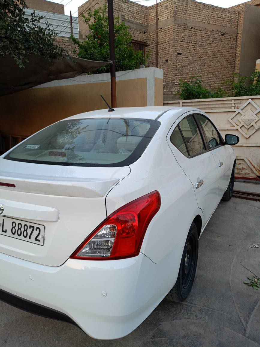 سني موديل ٢٤ للبيع ابيض رقم اربيل بدون حادث فقط دجة الباب أسفلها بالصورة موضح نقد وبيهة مجال بسيط جدا ماشية ٨٦  قابل للزيادة بغداد الاتصال ***********  سعر 125 ورقة بغداد, العراق
