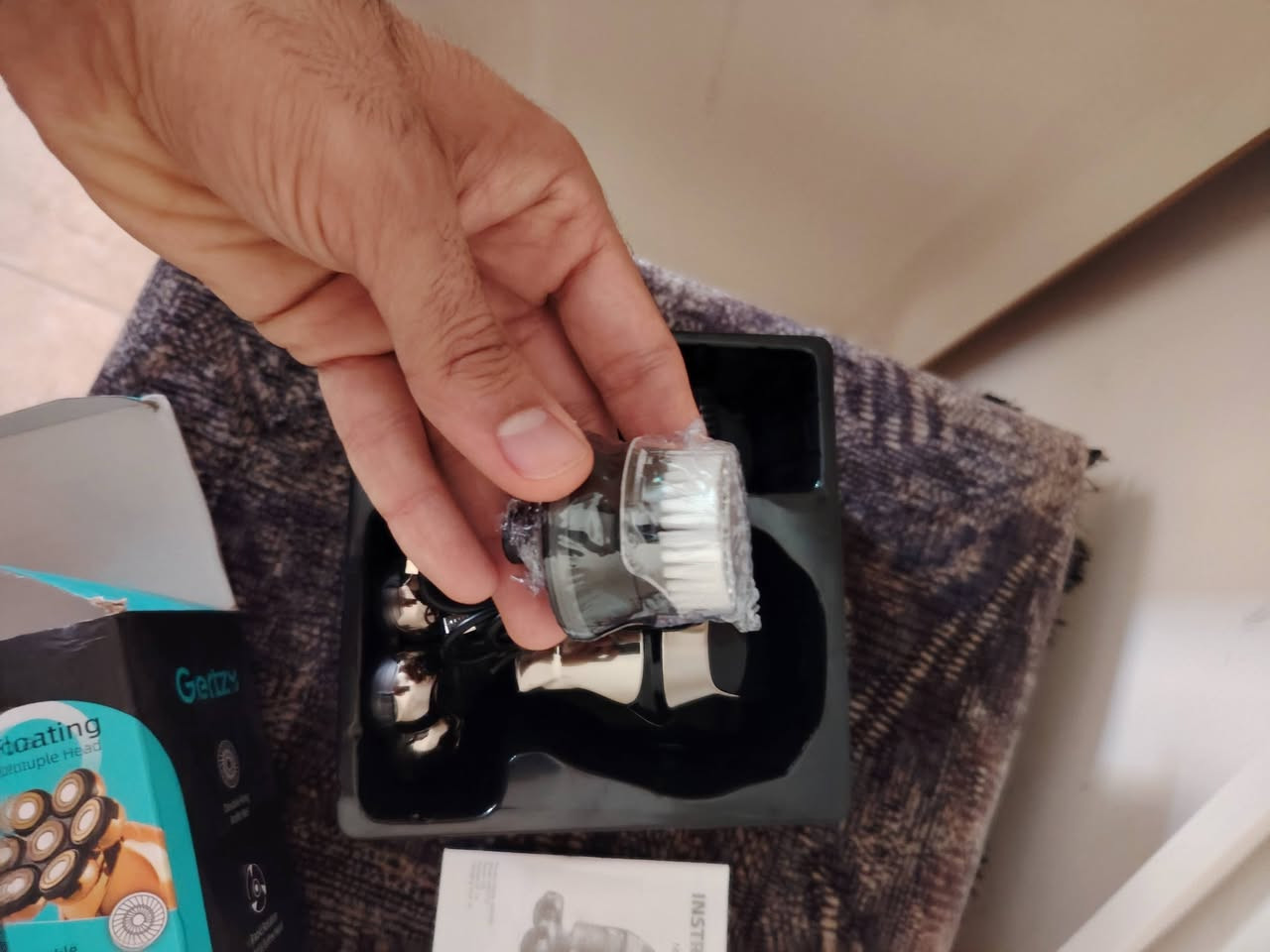 مكينة حلاقة متكاملة ماركة اصلي امزون جديد مامستعمل جهاز مميز السعر ٢٥ الف للاستفسار ***********
