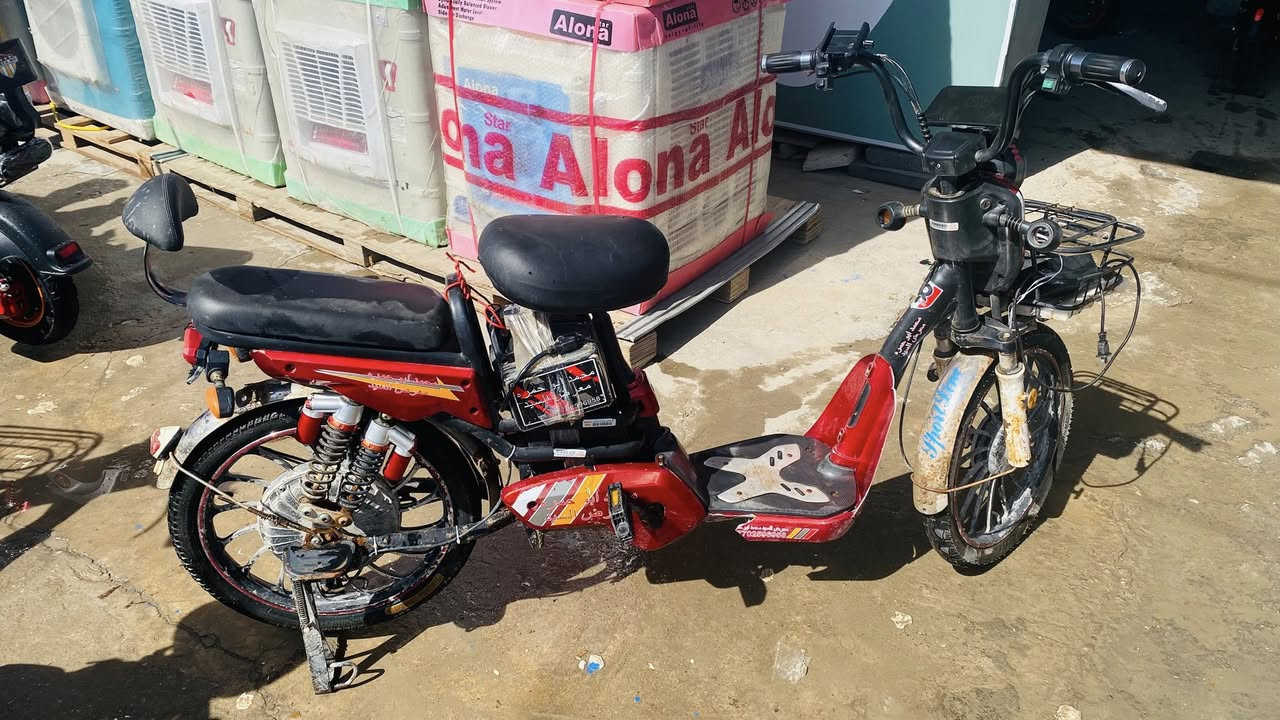 دراجه شحن للبيع السعر 125  بطاريات نص عمر ديالى بعقوبه  *********** للبيع المستعجل
