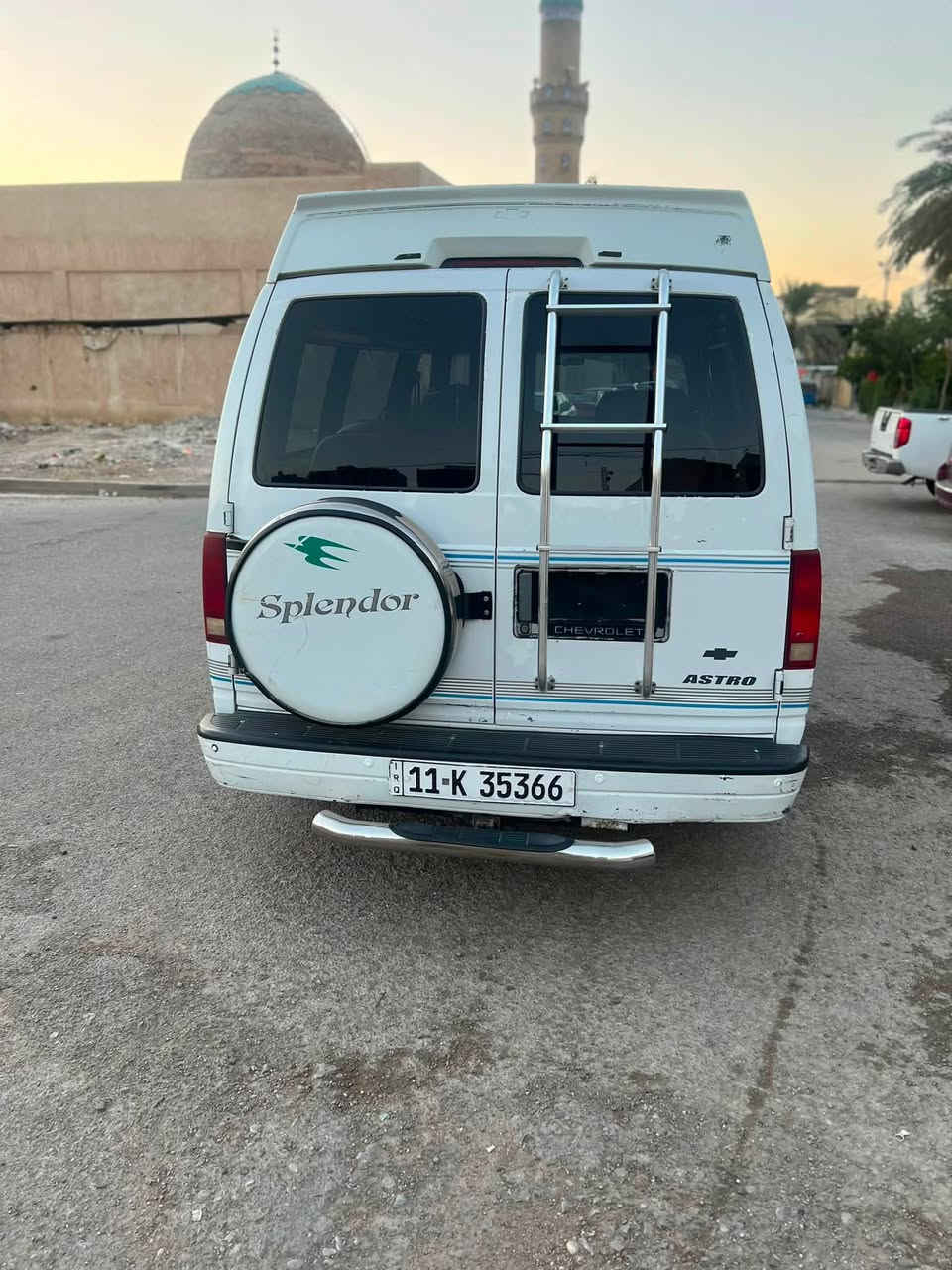السلام عليكم فان مكينه سته سلندر سياره يرادلها ترتيب  كلش بسيط بلغرفه سياره حلوه تسوه واحد يكملها أناره الداخليه شغاله تبريد شغال بس منقص غاز نقوصاتها بسيطه ب70 وبيها مجال مكاني بغداد محكمه العدل ***********
