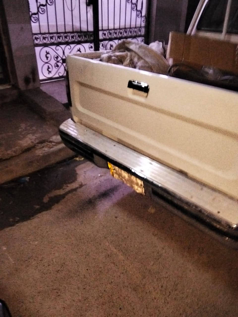 السلام عليكم بيكم للبيع  السياره تعمير جديد  رقم الماني غراضها كامله بلكارتون ممشدودات ابطاين شغلات بسيطه بس غراضها موجوده  اني مكلف بلنشر  تفاصيل موديل يم صاحبها  اتصل عليه يفهمك  مروان  ***********
