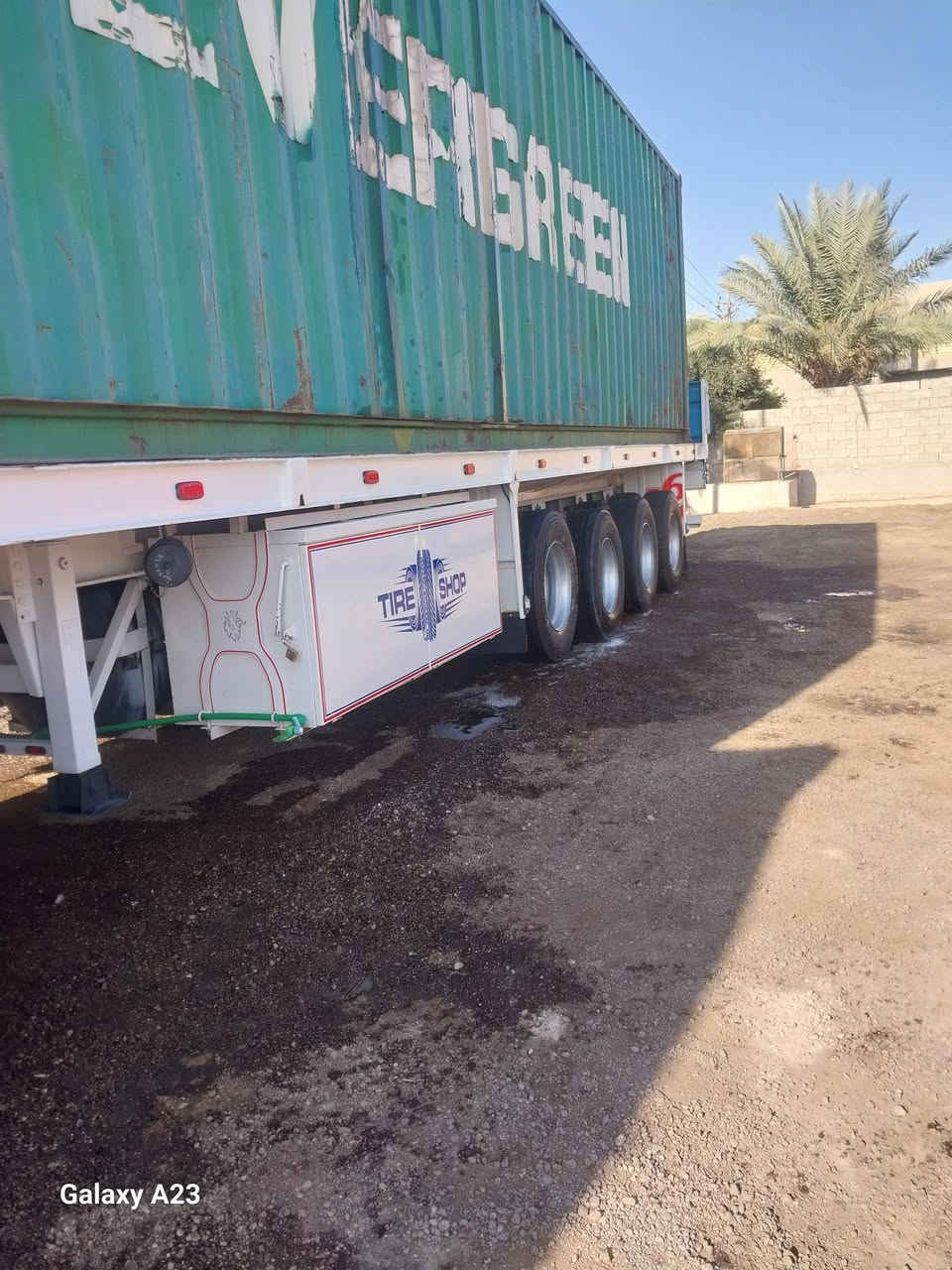 سلام عليكم عربانه البيع اربع دناكير مزوج 1360..الدنكير تركي . مطبخ ثلاجه صناديك .. الشراي يتصل ودلل بغداد الجرف .. ***********
