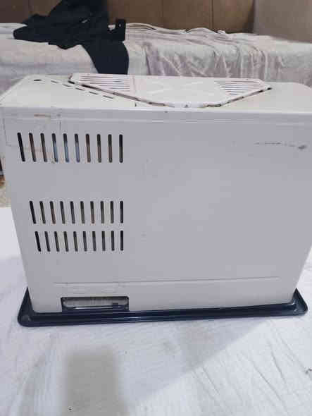 صوبة نفطية ياباني توشيبا قديم جدا نظيفه استخدام قليل خذته العام ١٢٥ أريده ١٠٠ وبيه مجال ***********
