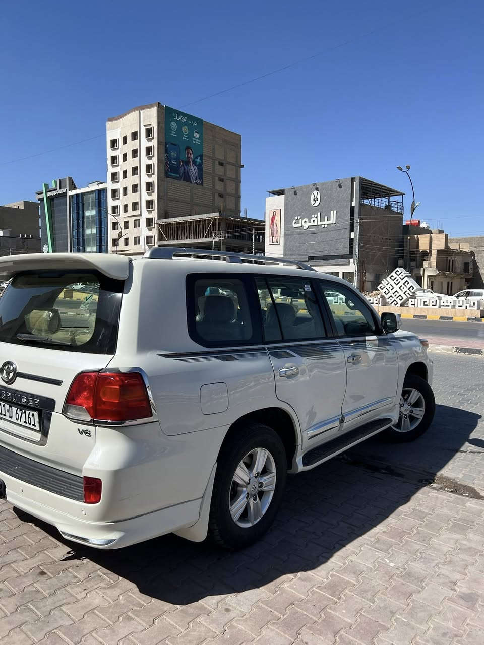 السلام عليكم ورحمة الله وبركاته

للبيع – تويوتا لاندكروزر GXR
📌 موديل: 2013
📌الرقم بغداد    السيارة باسمي شخصياً

🔧 المواصفات:
 • المحرك: V6
 • الكير: أوتوماتك
 • الدفع: رباعي 4WD
 • بصمة تشغيل
 • ثلاجة
 • تبريد ثلاث قطع
 • شاشة
 • كاميرا
 • مانع انزلاق
 • إشارات بالمرايا
 • فتحة سقف 

 
 🔸 السيارة كلش نظيفة وما بيها أي نقص 
 🔸خالية من العيوب
 
 🔸 مكفولة من الضربه 
ما عدا بيها بطش 5 قطع 

 موقع السياره / النجف الاشرف

📞 للاستفسار:
***********
السعر :290  
وبيها مجال حق الجيه
