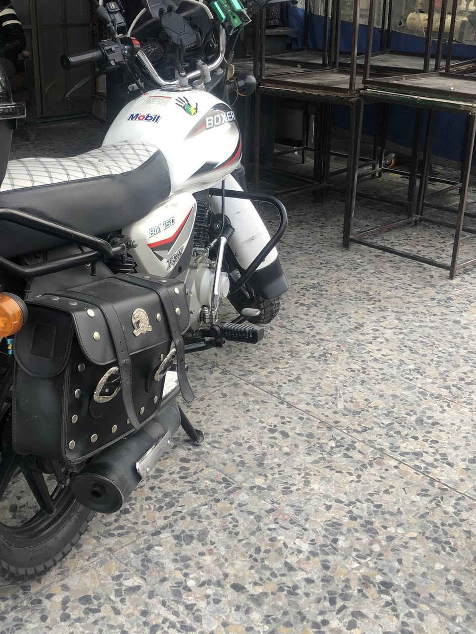 السلام عليكم دراجه نوع بوكسر موديل 21 دراجه كفاله عامه من الويل للويل دراجه مكينه ما مفتوحه بلاد لاتنقيص لاتبخير خير من الله دراجه مال جناي مامشتغله دلفري الدراجه رقم انكليزي وسنويه تحويل ثاني يوم ب اسمي الدراجه مكاني بغداد الحريه سعر الدراجه 2.500 رقم تلفوني ***********+ رقم الواتساب ***********
