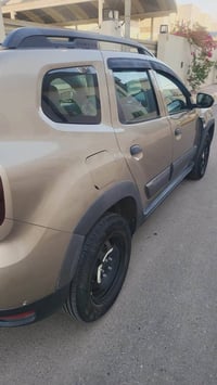 داستر • ١٦٠٠ • ماشيه ١٢٥