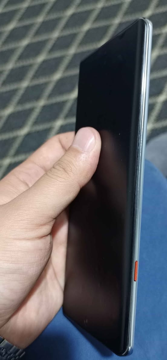 Hi Everyone,
Good evening

I want to sale my Tecno Camon40pro5G
6 months warranty 
All accessories & Box available 
Neat & Clean Set. 
Offering Price 300K IQD, Slightly Negotiable.

Intrested Person can contact. 
WhatsApp: ***********. أربيل, العراق
