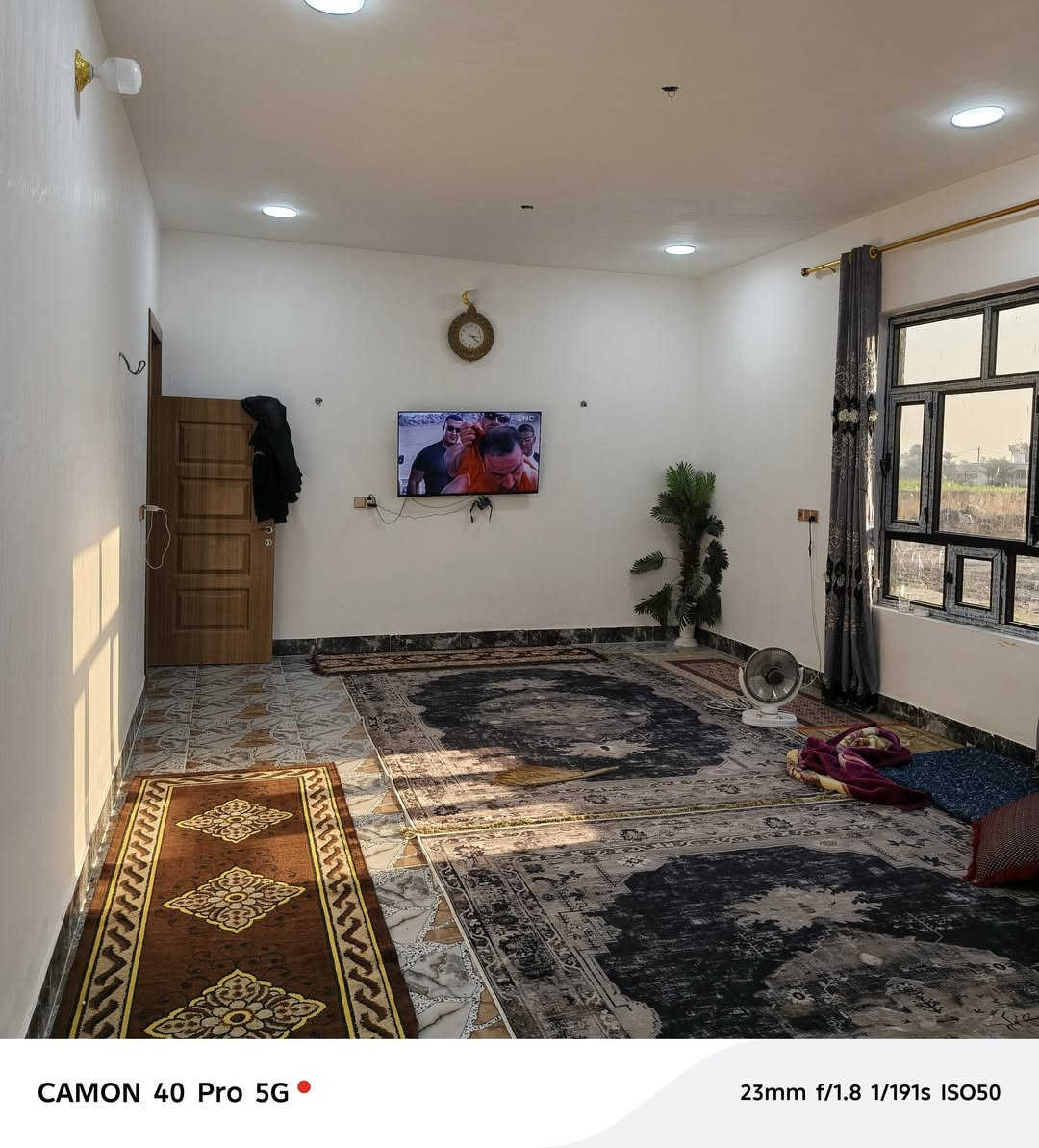 سلام عليكم ٦٢٥ متر لبيع مع بيت ٢١٠ متر درجة أوله زرعي ٢٥ قرار محكمة   ٣غرف نوم مطبخ بارد حار خارجي لاستقبال ٨ متر بيت بناء حديث ماء كهربا حمامات خارجية تبليط أمام باب مدارس مقابلة قريب على ناحيه الرشيد صخرجه الغربية ١٠ دقائق سريع الدوره منطقه خير من الله سعر١١٥ بي مجال  الاستفسار ‏‪***********‬‏ بي تساب
