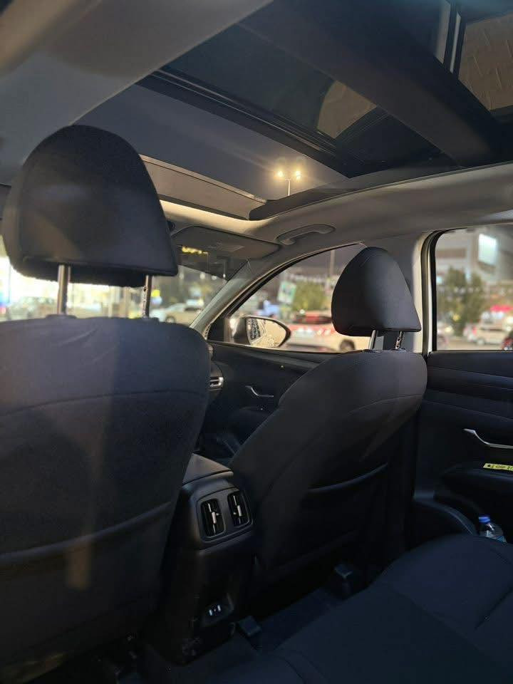 هيونداي توكسان 2025 فول الفول مواصفات خاصه
بانوراما
گير تعليگ يشبه السوناتا الحديث 
تبريد لمس 
مقاعد كهرباء 
شاخن وايرليس بالتچوه 
جنطه كهرباء 
شاشه كبيره 
فول تحكم بالاستيرن 
محرك  T1.6 يعني السياره طياره 
و هواي مواصفات بيها بيعد 
السياره ماشيه ٥ الف فقط و مكانها بالنجف 
***********
