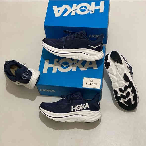 🔥 Hoka Clifton 10
هذا الموديل واحد من أخف وأريح أحذية الركض الي نزلت هالسنة، يمشي وياك من المشي الخفيف للركض الطويل بدون ما تحس بثقل أو ضغط على الكاحل.

✔️ توسيد ناعم يمتص الصدمات
✔️ وزن خفيف بشكل يخليك تنسى لابسه
✔️ نعل هندسي يعطيك ثبات بكل خطوة
✔️ تصميم شبابي يخبل ويكدر ينلبس حتى للدوام أو الجيم

والمفاجأة؟
السعر مناسب و‍الموديل ما تلقاه بكل مكان… بس موجود عدنا حصريًا بـ Trendy Sneakers 👟

متوفر ب 7 الوان 🙏

🚚 توصيل لكل محافظات العراق
🎯 جربه… وخلّي راحتك تتكلم

للطلب والاستفسار مراسلة الصفحة أو الاتصال: ***********
