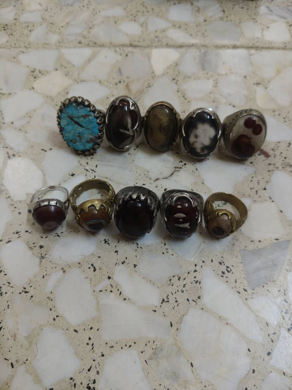سلام عليكم البيع بغداد السعر خاص ***********
