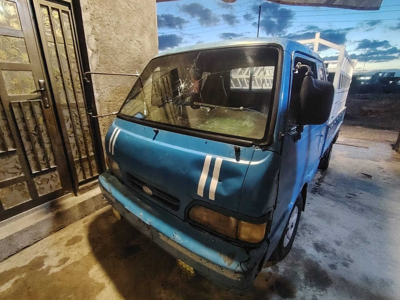 سلام عليكم كيه بنكو للبيع او مراوس بكيه بريجو كير كسل مكينه. صدر امامي خلفي كهربايات كله. نضيفه بيه. مشط. سترين. بي تعب. باتري جديد. سياره حلوه. وصلت 20 ***********
