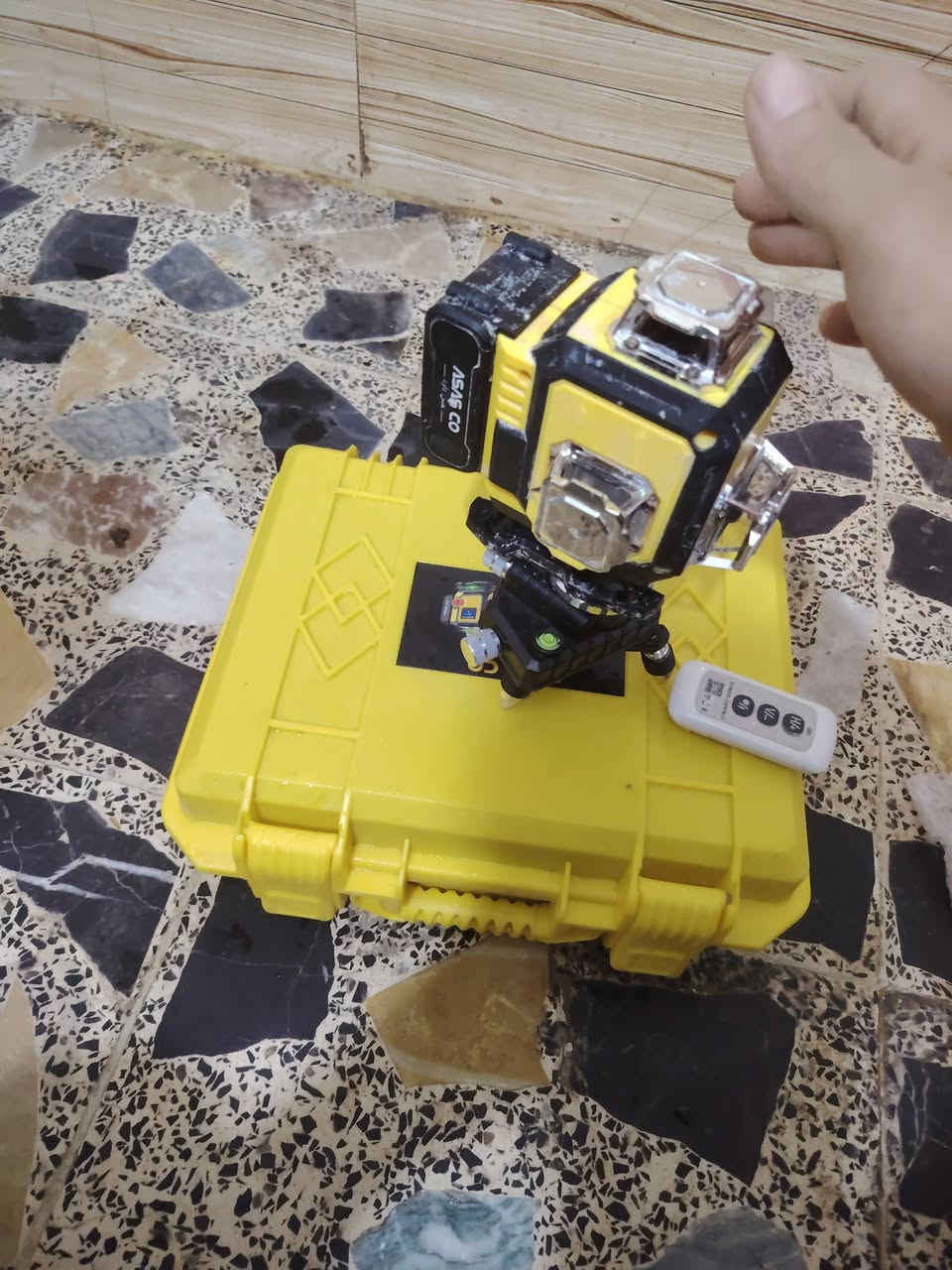 السلام عليكم ليزر للبيع حسن داوود نظيف اخو الجديد تحكم من بعيد على الريمون اربع  اتجاهات خط مال اليوزر المكان بغداد الرشاد رقم التلفون *********** سعر 55
