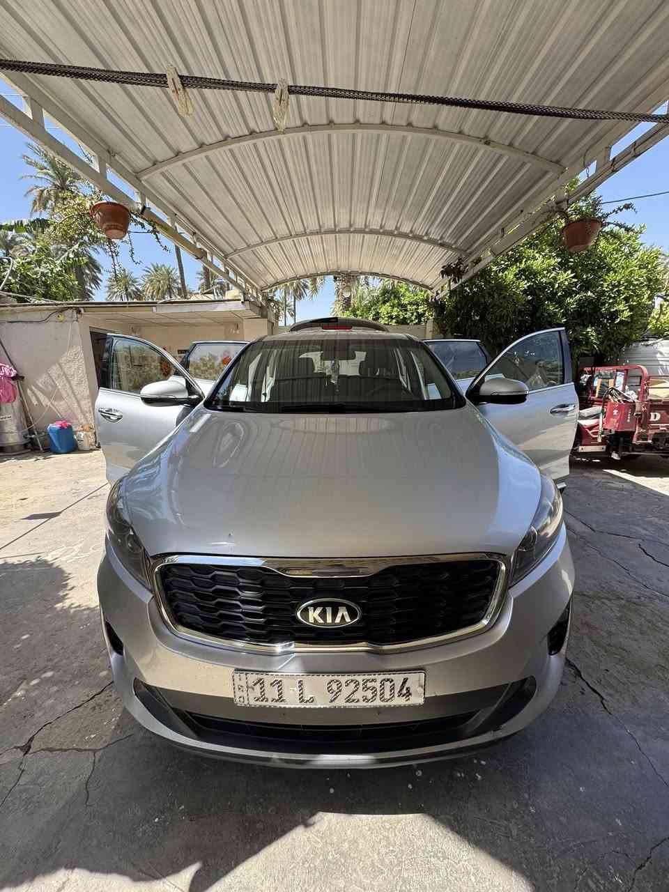 للبيع: كيا سورنتو 2019 (وارد أمريكي ) - 6 سلندر - 🚗
• المحرك: 3500 (6 سلندر) مكفول.
• الدفع: رباعي (4WD).
• المسافة: 163,000 كم.
كير محرك تبريد مكفول
• : صبغ حزام (استثناء القمارة والجنطة) - الشاصي واللغد سليم.
• الداخلية: 7 راكب، كراسي كهرباء، تبريد 2 قطعة.
• القانونية: رقم بغداد، باسمي، تحويل مباشر، سنوية لغاية 11/2026.
• المكان: الصويرة.
• السعر: 185 ورقة (وبيه مجال).
• للتواصل: ***********

