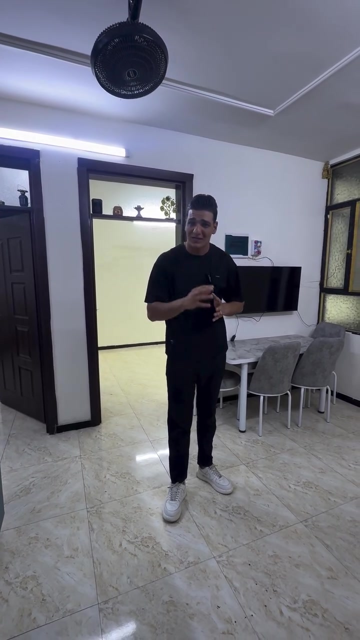 شقه طابق ثاني شبه موثثه مقابل مثلجات حديد طابق ثاني درج مصعد بَــس علوطنيه تحتوي غرفتين نوم وهول ومطبخ وخدمات يرهم عائله او بنيه مرتبه او شاب مرتب ايجار 650
للاستفسار/***********
