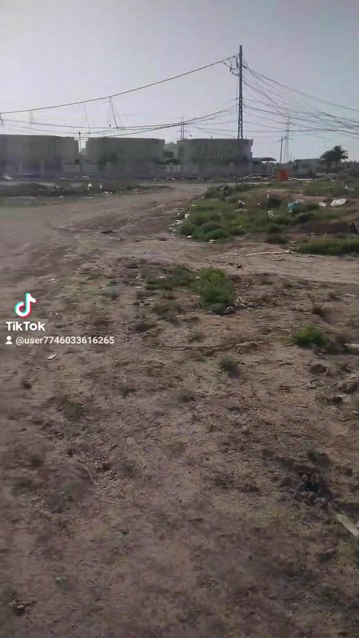 قطعه طابو صرف ام الهوى الجديدة خلف مجمع دينار مساحتها 100 متر قريبه على المجمع السكني سعرها 35. ‏‪***********‬‏

