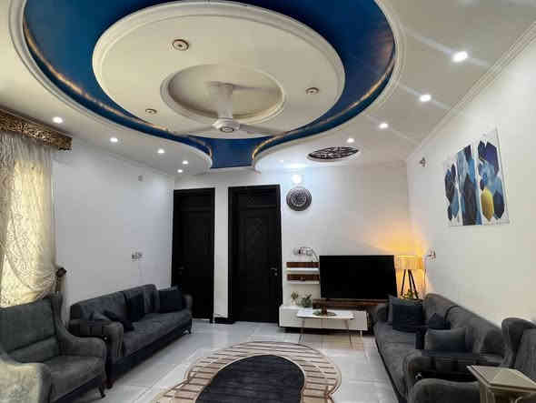 السلام عليكم 
بيت للبيع طابو صرف المساحه (١٥٠)م بناء درجه اولى كما موضح بالصور 
مكان البيت حي الزهراء قرب اسواق تفاحه 
السعر (١٣٥) مليون 
للاستفسار ***********
