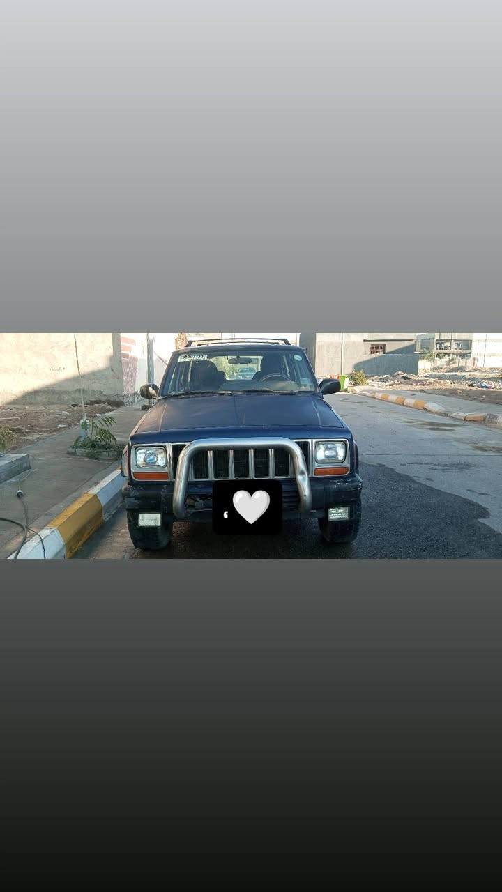 السلام عليكم
جيب شيروكي Xj كلاسك موديل 2000
مكينة vvt.i 3000
السيارة جديدة محرك . كير. اكسل
تبريد غاز فقط
تخم تاير - ويل كب
صدر جديد
غرفة نظيفة جدا كما موضح بالصور ( جناي)
كهربائيات شغالة - فقط سنتر لوك
الرقم بغداد - سنوية 2027
تحويل فقط
السعر : 60$ مجال قليل للراغب بالشراء
العنوان : واسط - الصويرة
موبايل : *********** متوفر واتساب
