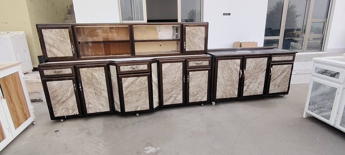 اثاث مستخدم بأنسب الاسعار الاستفسار عل رقم ***********
