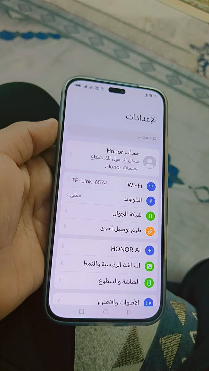 السلام عليكم هونر 400 سعره 300
جهاز جديد بعده بحاله الوكاله 
ذاكره 256 بوبجي 60 فريم
جهاز بصمه بل شاشه
جهاز كلش حلو 
مكاني بغداد الحسينيه 
*********** رقمي
