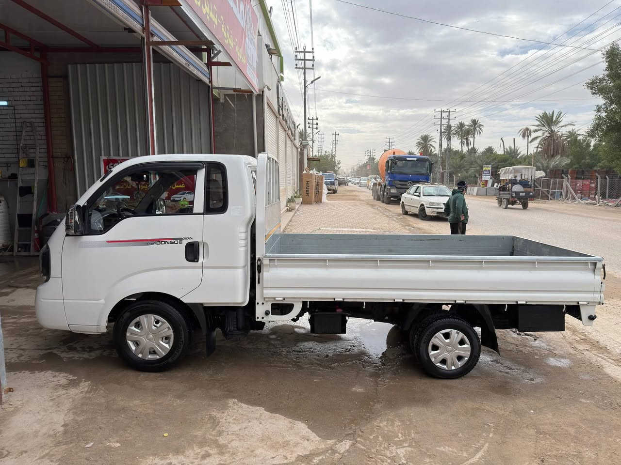 السلام عليكم 
للبيع سيارة  غاز غاز مديل 2021فول وربع مواصفات  تبريد تدفئة كشن  سترين كير جامه خلفيه تدفئة رادار كروز سرعة كامرات برم مري كهرباء  تحديد مسار المواصفات المعرفة مفولة عدا كير عادي.   وارد كوري عنوان السيارة نجف السعر 165 
***********
***********
