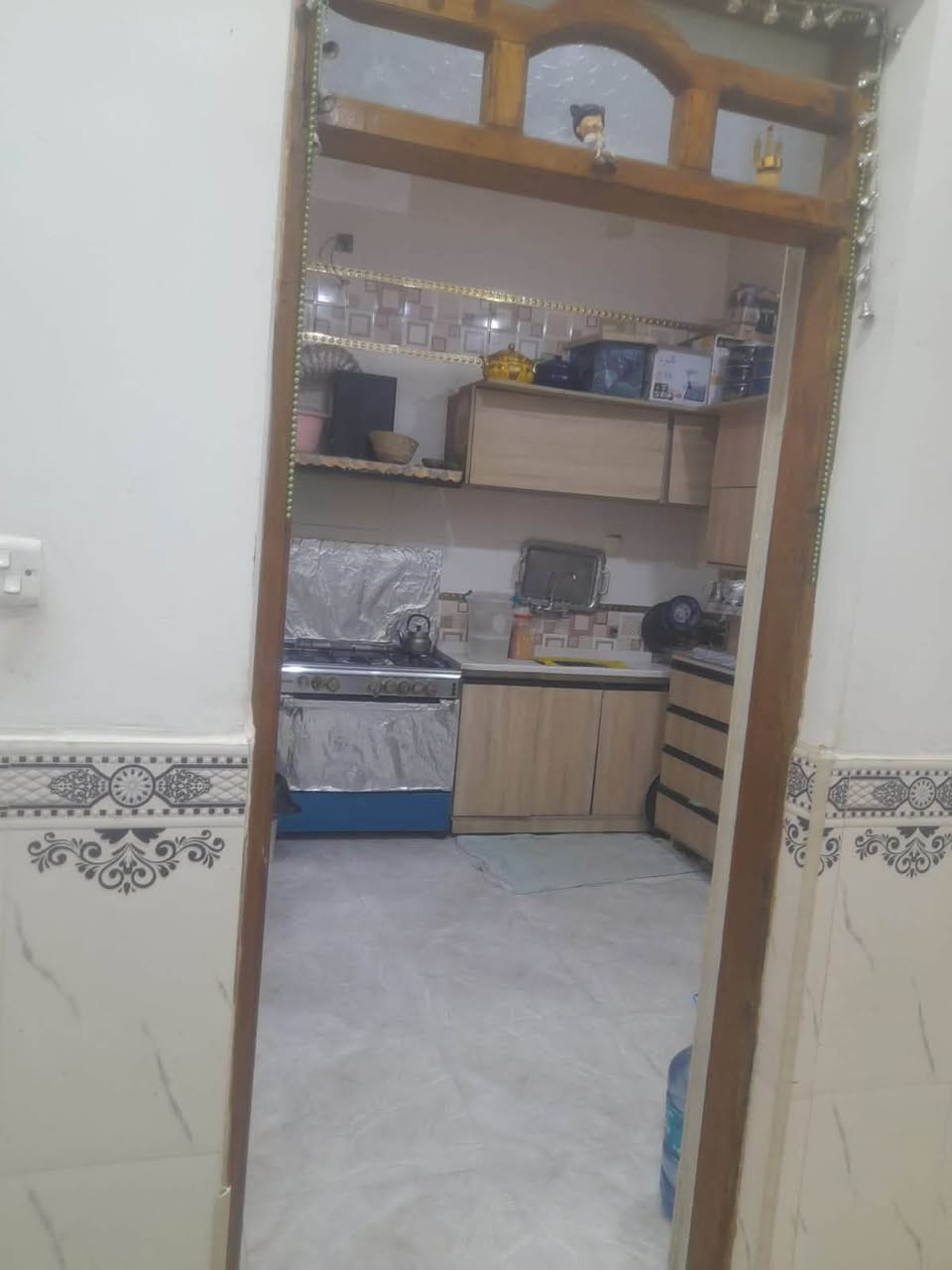 بيت للبيع المساحة 100 م خلفي بناء حديث طابقين كونكريت مسلح) الطابق الاول غرفة النوم وصالة ومطبخ صحيات داخلية وخارجية مع استقبال الطابق الثاني غرفتين وصالة وصحيات بناءً الاولى طابوق والثاني فرمستون  ) ملاحظة البيت مطلوب اسكان تقريبًا 43 مليون سعره 105 تدفع 60 مليون والباقي تحول عليك )) العنوان التضحية حي المالكي مكان كلش حلو وقريب على المولد الي على السايدين الإتصال على *********** ابو علي الاسدي وذا عجبك المكان تعال للمكتب ودزك علية احسن فرصة حلوه
