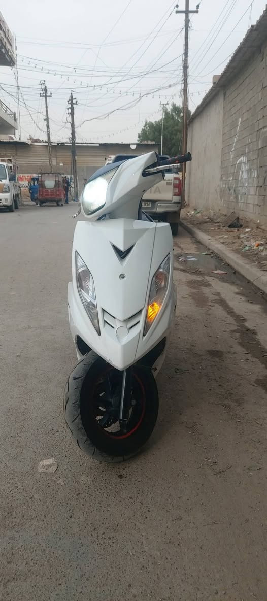 جي تي ار 2010
الدراجه بلاديه 
كلجات رياضي شلعه شك الكاع
نكره بكل وقت كهربئيات كلها شغاله
دراجه حلوه ترايها يخبل 
مابيها اي نقص 
السعر ٧٠٠ وبيها مجال 
بغداد حي النصر
‎0773 144 6940
