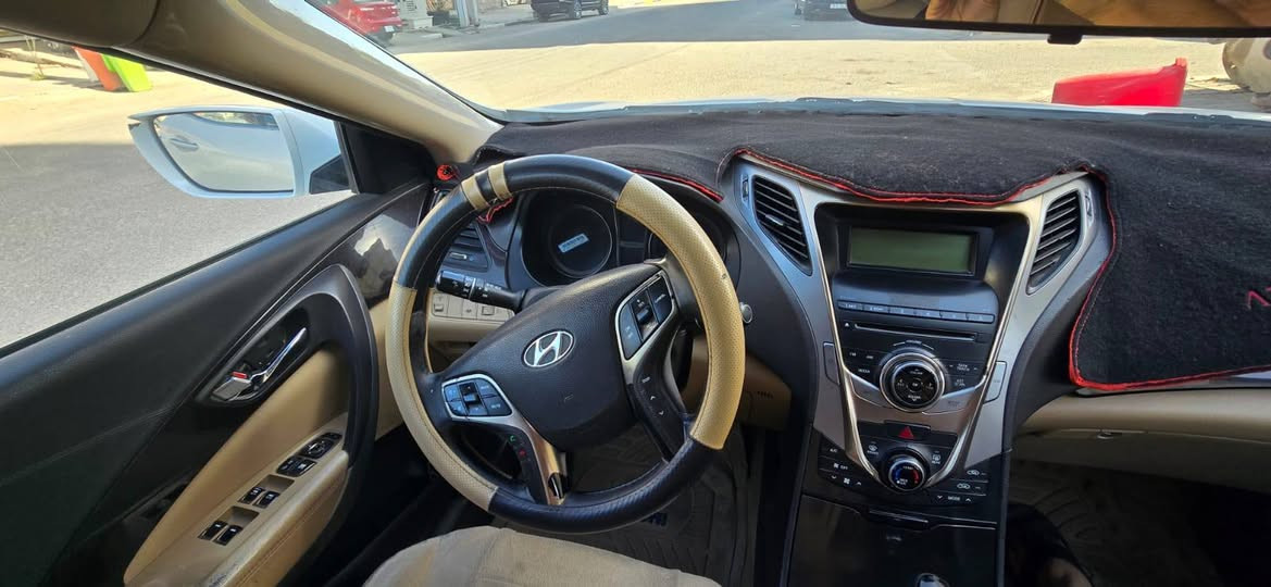 السلدم عليكم
ازيرا 2014 خليجيه مكينه 3ooo
رقم أربيل  الجديد  هزه جديده
كفاله كير محرك تبريد بلاد
كفاله بدي عدا باب سايق بيه ضربه تكتك
بصمه ابواب
برادات A
حساسات  خلفيه
 لايت زينون
لد داخلي
اشاير مري
كراسي كهرباء
وباقي الموصفات معروفه
مكاني البصرة التحسينية
السعر 120  وبيه مجال بسيط

*********** البصرة, العراق
