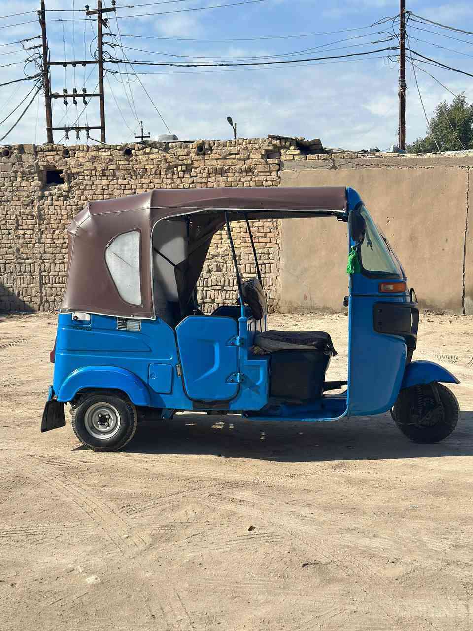 السلام عليكم..تكتك البيع موديل2021 مكينته مفتوحه تكتك نضيفه خير من الله أوراق أصولي ماشين بل معامله مال رقم وقرص طالع مالته .. رقم الهاتف(***********)
