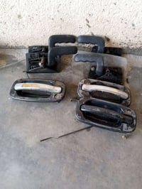 عندي غراض تفصيخ شوفر ليت موديل 2006 تواصل 07850055686