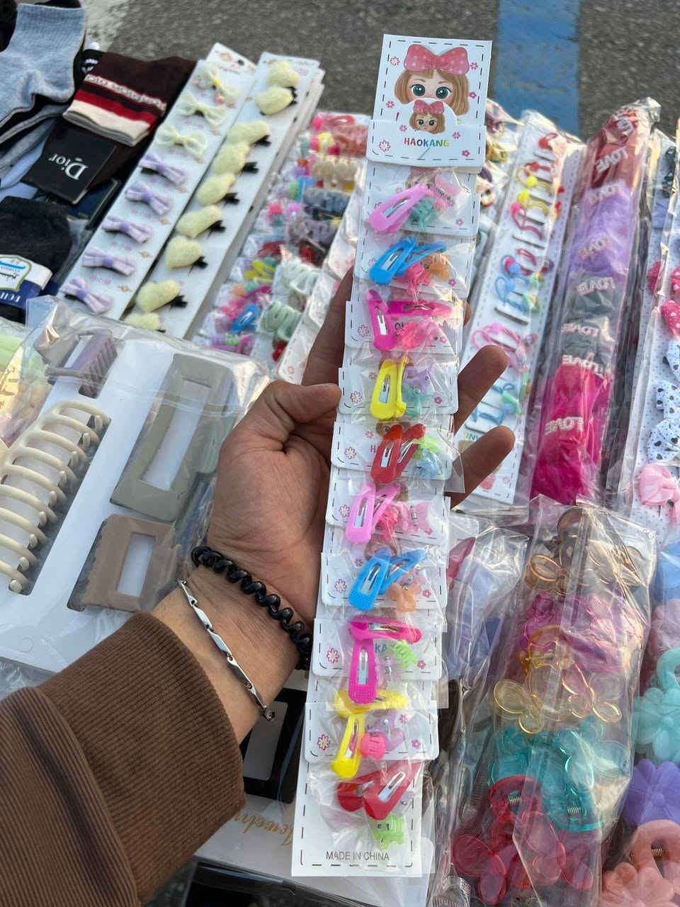 ---
العلكايه الشارع الأول 

لأجمل الإكسسوارات النسائية 💍💫

جديدنا وصل 🤍
قطع أنيقة – تصاميم عصرية – أسعار تناسب الجميع 🌸

كوني متألقة بكل مناسبة مع إكسسوارات الدر ✨

📱 للاستفسار والطلبات: [*********** ]

يوجد توصيل لجميع المحافظات
#explore #photography #fyp #اكسسوارات#مدارس
