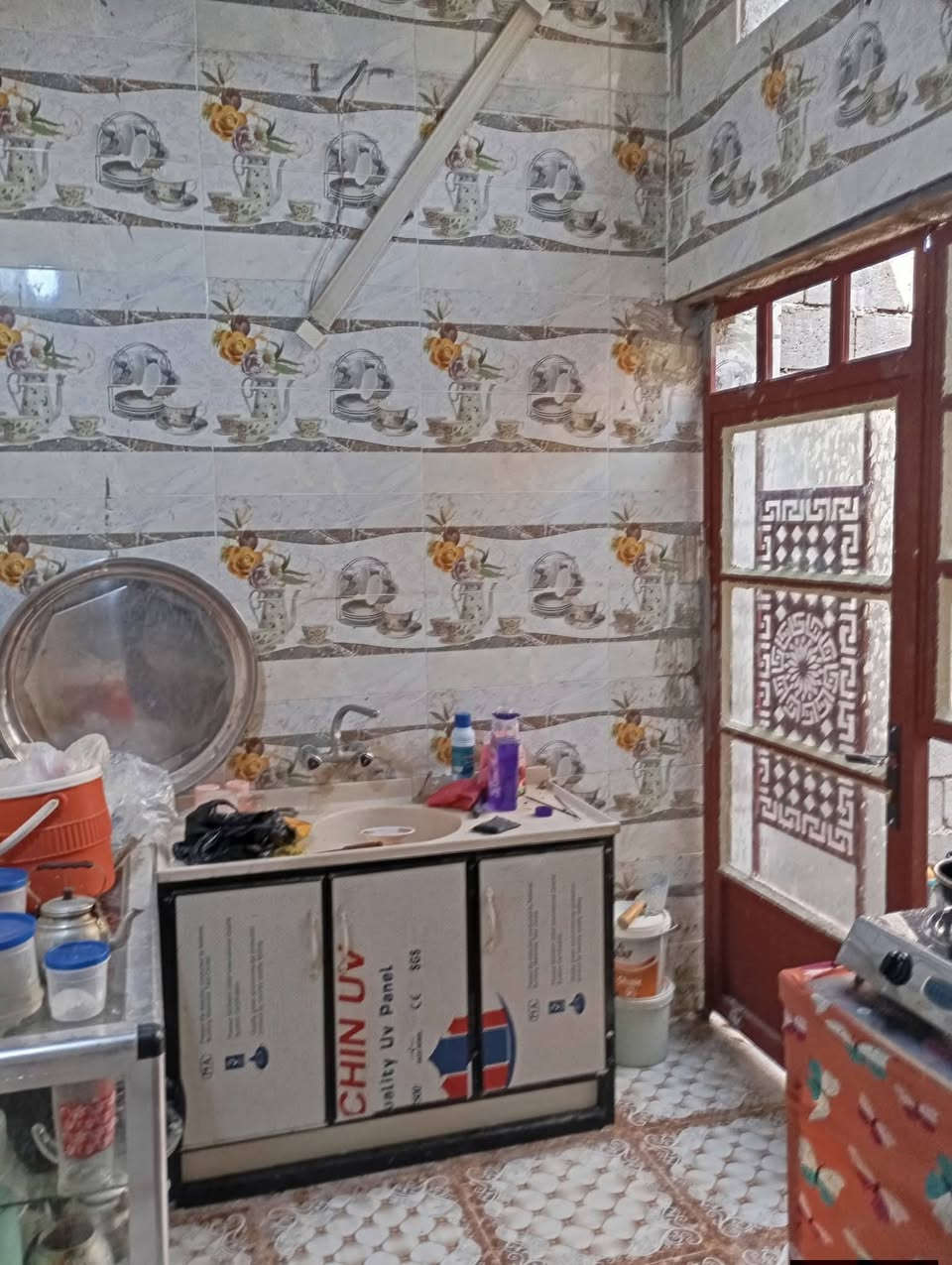 مشتمل للبيع مساحه ١٠٠م الجغيفي الثانيه نهاية سياج الخلفي للمقبره الاسلاميه يبعد عن سياج المقبره ١٠٠متر تقريبا طابو زراعي شارع ١٥ متر يحتوي المشتمل على غرفه ومطبخ وحمام وصاله واستقبال بي شويه نقوصات والاستقبال مو كامل السعر ٣٨ مليون قفله  للاستفسار ***********/***********
