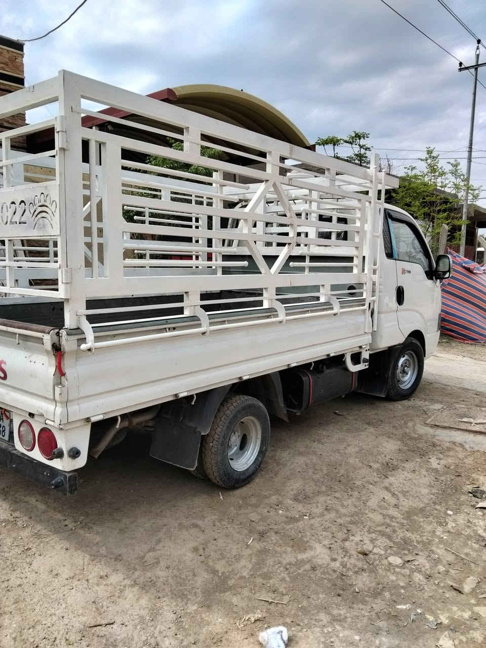 سلام عليكم عندي كيا مديل 2012رقم بابل نكليزي مكينه 2700مفتوح جاهزه للاخير عنواني  دوانيه قضاء المهناويه سعرها 100$وبيه مجال خابرني وتدلل ***********
