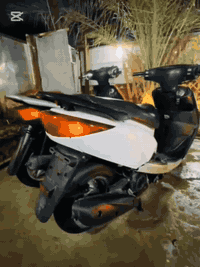 سلام عليكم درجة بريز للبيع كهربائي كلها شغلات بس عوزها باتري وذه مصدك جيب باتري وشوف بعينك وعزها بنز مال كلج خلفي لين ساحك كفرات تجاريه تيرات جدد لمكان بغداد البلديات ضباط سعر 300 وبيها مجال رقم ***********
