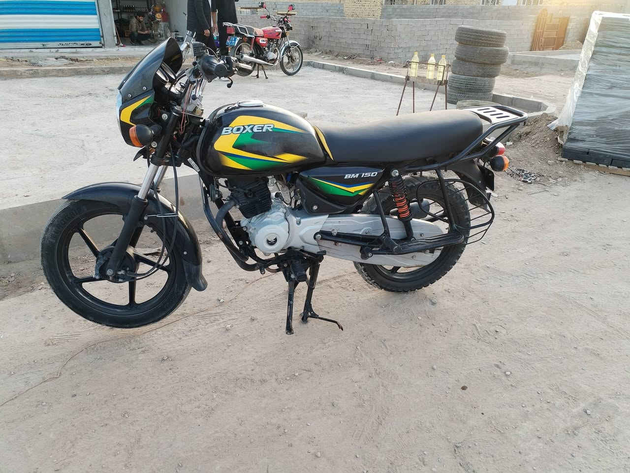 بوكسر مكفول شرط انضف من الصوره موديل٢١
***********مكاني الرفاعي
