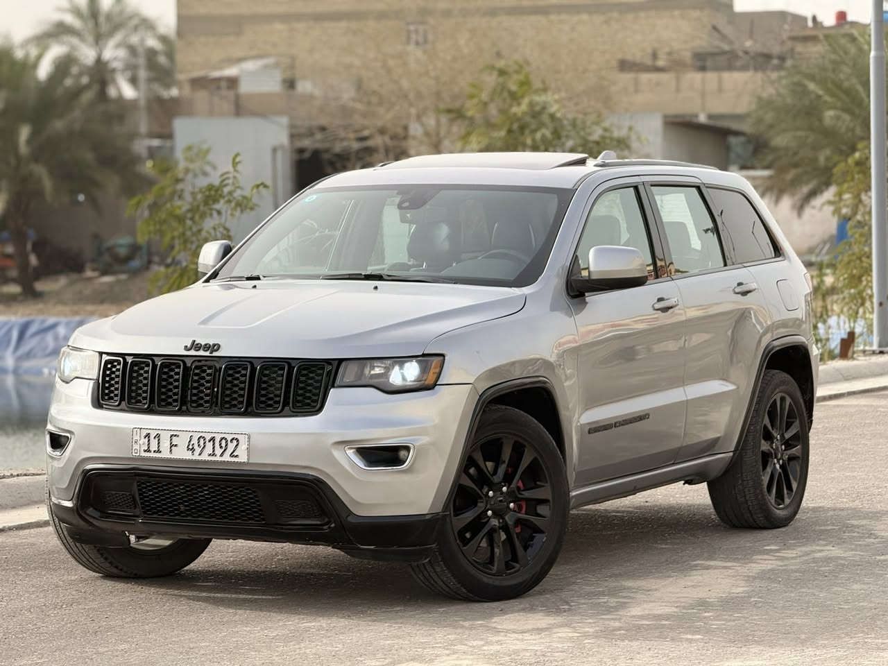 سلام عليكم للبيع جيب 2019
حادث جاملغ وبنيد. صور مرفق بس حادث امريكي 
وبيها صبغ حزام. اثر شخوط بدون دواخل 
مكفولة من عيب شرعي شرط الفحص 
مكان.  بغداد.   السعر 158.  رقم بعد بسمي 
        ***********
فول 1/1 سياره 
مواصفات السياره 
فتحة سقف.  بصمة 
شاشه جبيره تحكم ربع جهات 
جلد كشنات. كهرباي 
ويل 20 كروم 
صندوك كهرباء 
تدفئة تبريد كشنات وستيرن
حجم المحرك. 3600. كفالة 
حساس خلفي امامي رادار جانبي 
فوريل سيارة حلو وناعمة نصبتها حلوة
