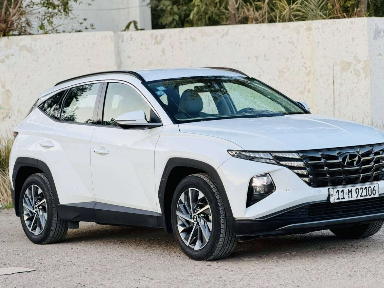 سلام عليكم
هيونداي توسان 2022 خليجي  ب اسمي شخصيآ 

السعر : 198$  وبيه مجااال 

اتصال : ***********

سياره مكفوله كفاله عامه من صبغ وتبديل  وكفاله من لا كير ومحرك فقط بارد ب ب جاملغ خلفي اقل من شبر ؟ سونر مرفوق

 فول مواصفات عدى البانوراما
‏
‏حجم المحرك 2000

ماشيه 68 الف 
‏
‏شاشه دجتل
‏تشغيل بصمة 
‏تشغيل عن بعد
‏AIRBAG عدد 2
‏سايد بريك دگمة   
‏بك لايت LED
‏كروس سرعه
‏اتو هولد اريل نفيكيتر
‏مقاعد امامية كهرباء 
‏بردات ابواب خلفية 
‏حساسات امامية 
‏حساسات خلفية 
‏حساس كشنات
‏تحكم مقود كامل
‏بصمات عدد 2 
‏انارة ترحيب
‏مدوشمه جلد كشنات وارضيه
‏نقطة نزول منحدرات
‏نظام مانع تزحلق  ‏ABS
‏شاحن موبايل واير ليس  
‏اشاير بالمري والمري قابلة للطي 
‏مخرج AUX
‏مخرج USB
‏BIuetooth
‏مخرج منفذ الطاقة عدد 2    
‏درايف مود
‏(Normail - eco- sport t) 
‏كفاله عامه من جميع النواحي 

بغداد
