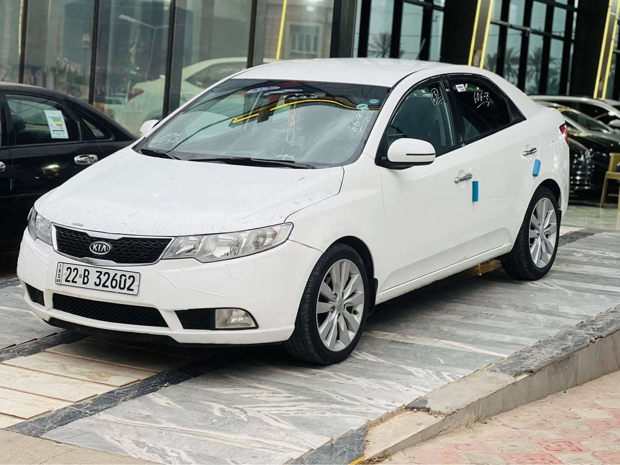 كيا سيراتو 2013 خليجية 
فول مواصفات عدا بصمة و فتحة سقف ، كير و محرك كله مكفولة بدون اي عيب. ماشية 121,000KM
صدر امامي و  خلفي كله جديد بدون نواقص 
سيارة كاملة و جاهزه بدون اي نقص. 
رقم و سنوية كلة جديد بشرط تحويل 
سونار مرفق. سيارة بيهه قطعة صبغ بدون دواخل ، و جامرلغ السكن تبديل بلادي 
• تخم تاير كله جديد و ويل 17
•تحكمات ستيرن ، اوامر صوتية
•شاشة ، كاميره
•تدفئة و تبريد كلة شغال
• حساسات امامي ، خلفي
•مرايات اشارة و شفط
•يدات نيكل
• 3 وضعيات كير: اوتماتيك، عادي، شفتات ستيرن(سبورت)
•داخل اسود المرغوب
السعر : 105 بيها مجال بسيط حق الجيه 
رقم التلفون :*********** خناقين, ديالى
