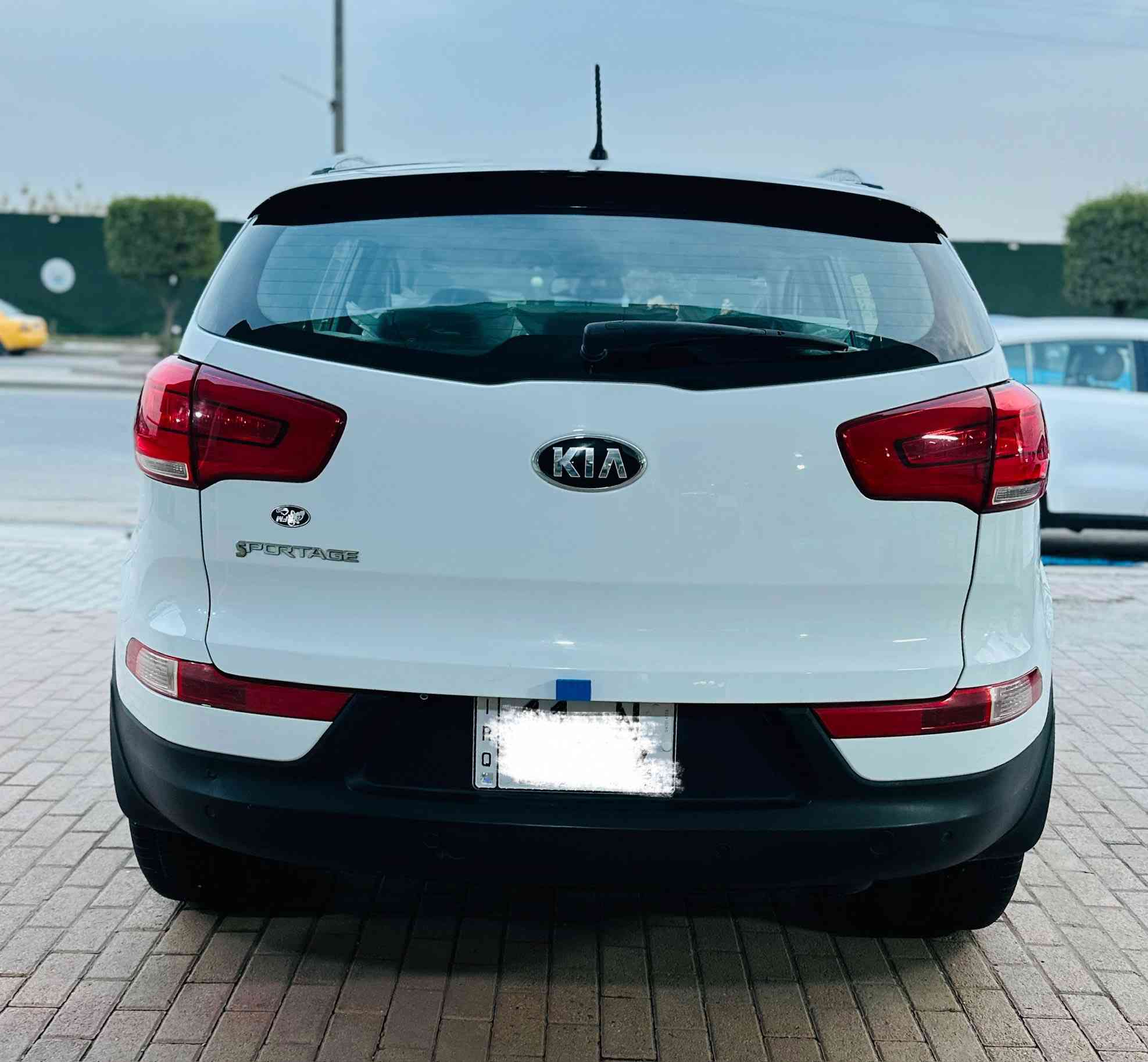 السلام عليكم للبيع سبورتج خليجي 2015 مكفولة من صبغ كير محرك مكفول ع وضع الشركة برغي ممفتوح بيهن ماشية 109 مكان السيارة بغداد السعر 163 وبيها مجال للاستفسار ***********
