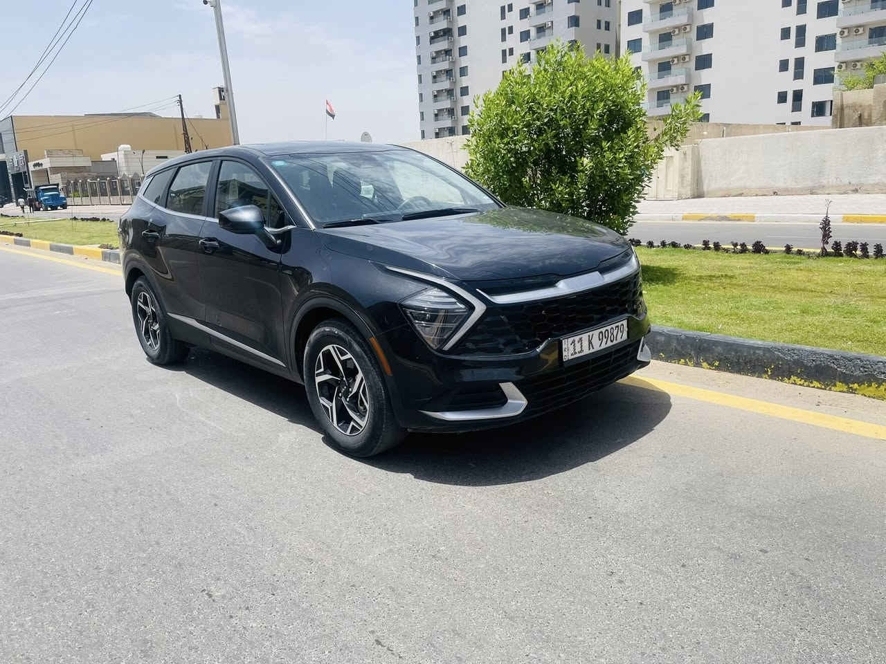 سلام عليكم 
كيا سبورتج موديل 2024 وارد امريكي 
لون اسود 
رقم بغداد بسمي  
حادث امريكا فقط بنيد 
موصفات معروفه نص فول 
داخل  اسود 
شاشه متصله 
رادار امامي 
تنبيه خروج من المسار 
رادار خلفي 
رادار جانبي بالمري 
سايد بريك بصمه 
حساس امامي + حساس خلفي  
ماشيه السياره 50 ميل  
مكينه 2500 GDI
مكان السياره بغداد  
سعر 170$ بيه مجال***********
