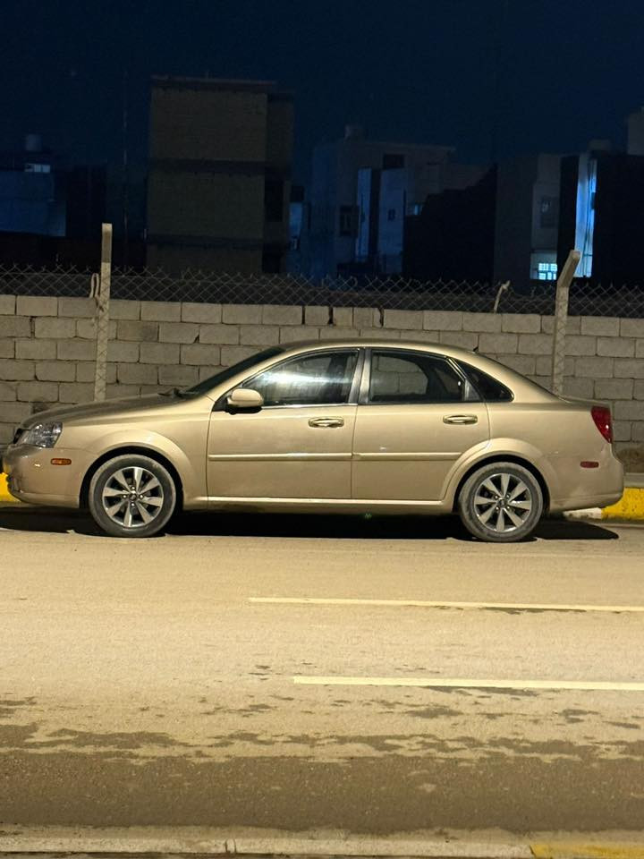 سوزوكي فورنزا ( اوبترا )
موديل ٢٠٠٨ رقم بغداد جديد 11T 
سيارة جديدة لوك جانت متروكة فترة مصبوغة عام جمالية وارد امريكي حادث جامرلغ خلفي ايسر فقط ( ضربة بسيطة ) 
مكينة ٢٠٠٠ تبريد تدفئة فول شغال 
سيارة جاهزة باذن الله فقط تلحيضات بسيطة 
كهربائيات كاملة مابيها اي نقص داخلها جدا نظيف 
السعر ٦٨ ورقة و بيها مجال بسيط جدا متوازي على بيعتها لان السيارة شايلتني و خير من الله 
للتواصل 
*********** 
متواجد على الخط و الواتساب
