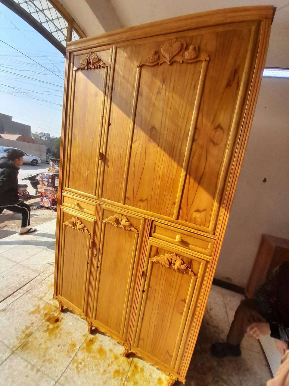 سلام عليكم ورحمة الله وبركاته
اني نجار هذا شغلي تفصال تزكام كناتير و بوفيات احجام مختلفه 
العنوان بغداد حي اور سبع قصور رقم الحجز او اتصال 
***********
