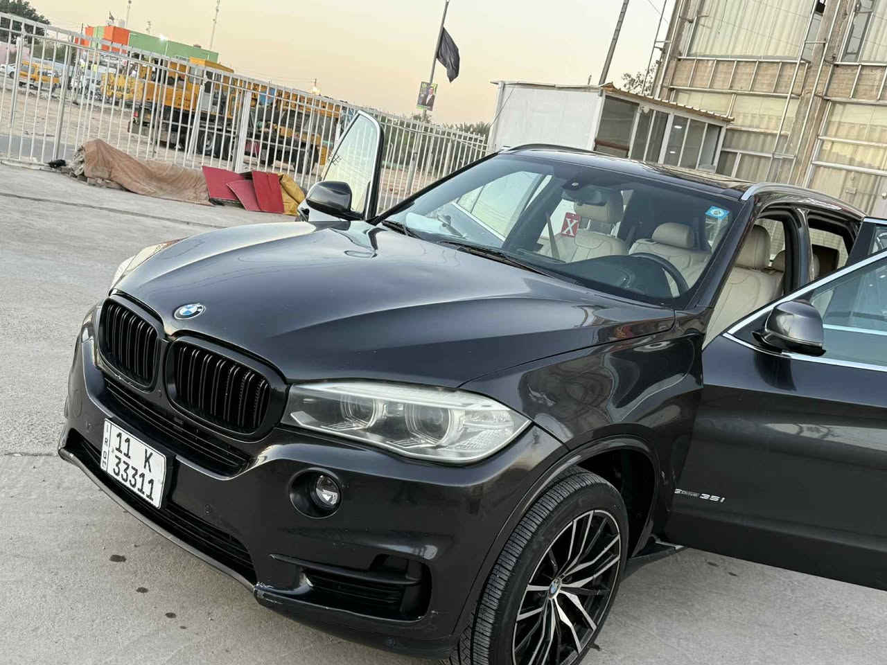 السلام عليكم سيارات نظيفه جديده واحد على واحد جديده بالقاسم ***********
