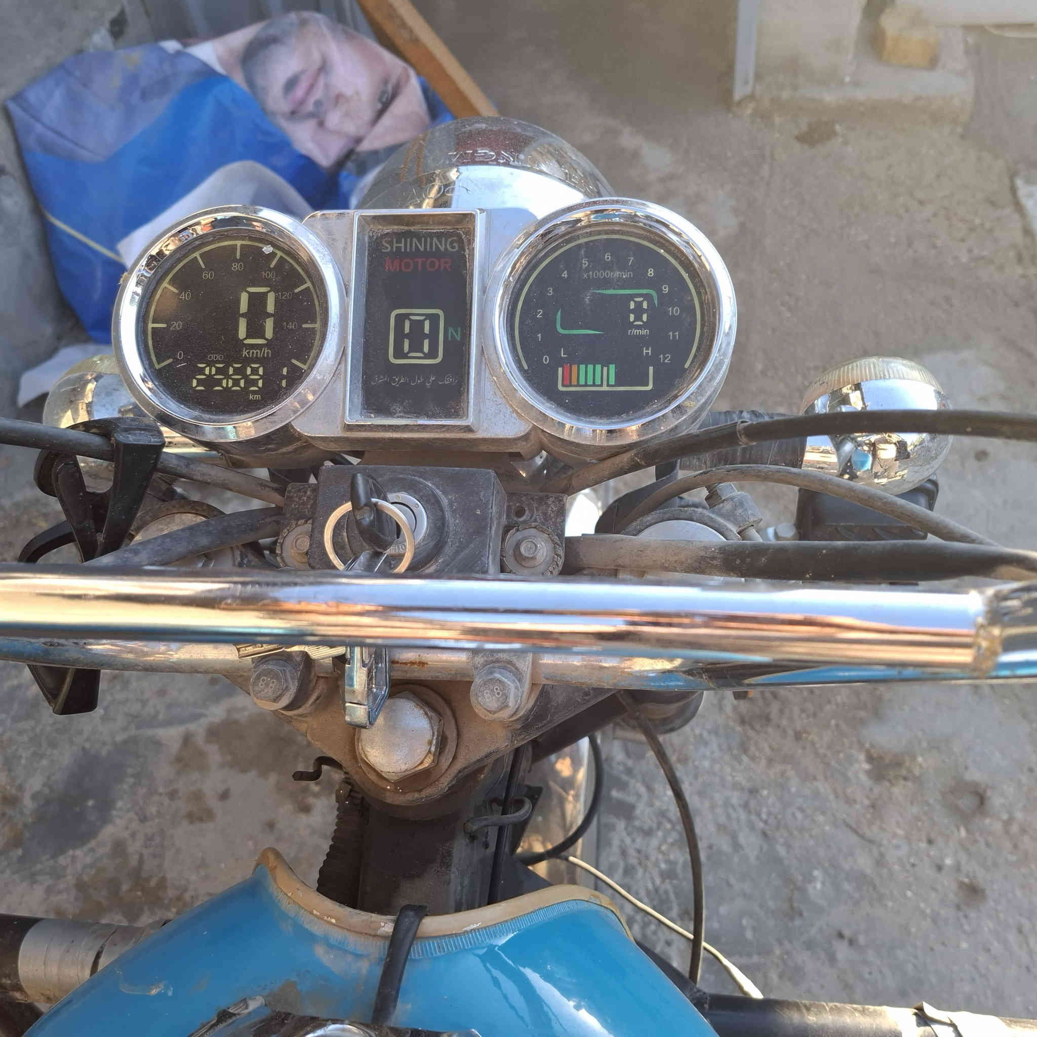 ستوته بلادي نهاية ٢٤ اخذته بلادي وكفاله وتجي تفحص برغي برغي وتقتنع وتاخذه اوراق اصولي كفاله من البرغي للبرغي سعره مليونين وربع قفل للاستفسار*********** مكانه يم الامام بكر
